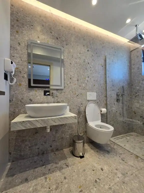 Superior Suite with Sea View image 13