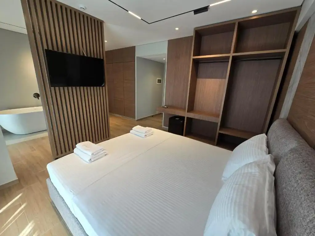 Superior Suite with Sea View image 3