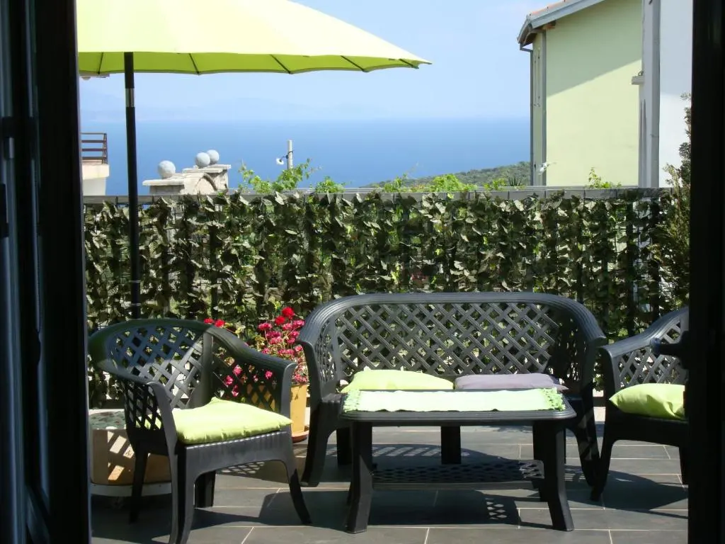 img_id_2204814.webp