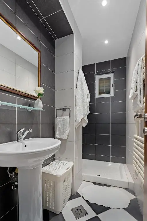 img_id_2203499.webp