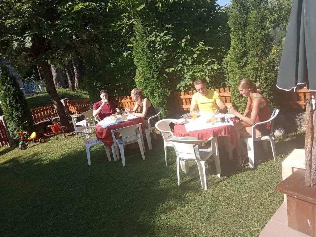img_id_2203077.webp