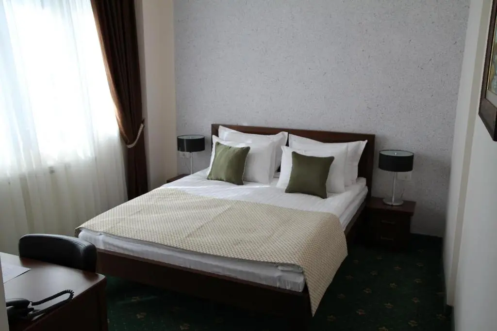 img_id_2202802.webp