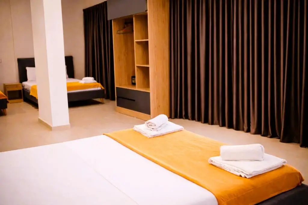 img_id_703660.webp