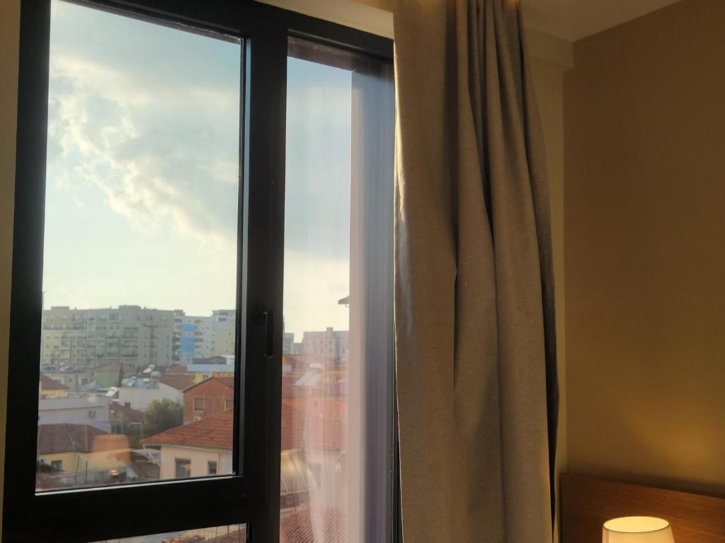img_id_870256.jpg