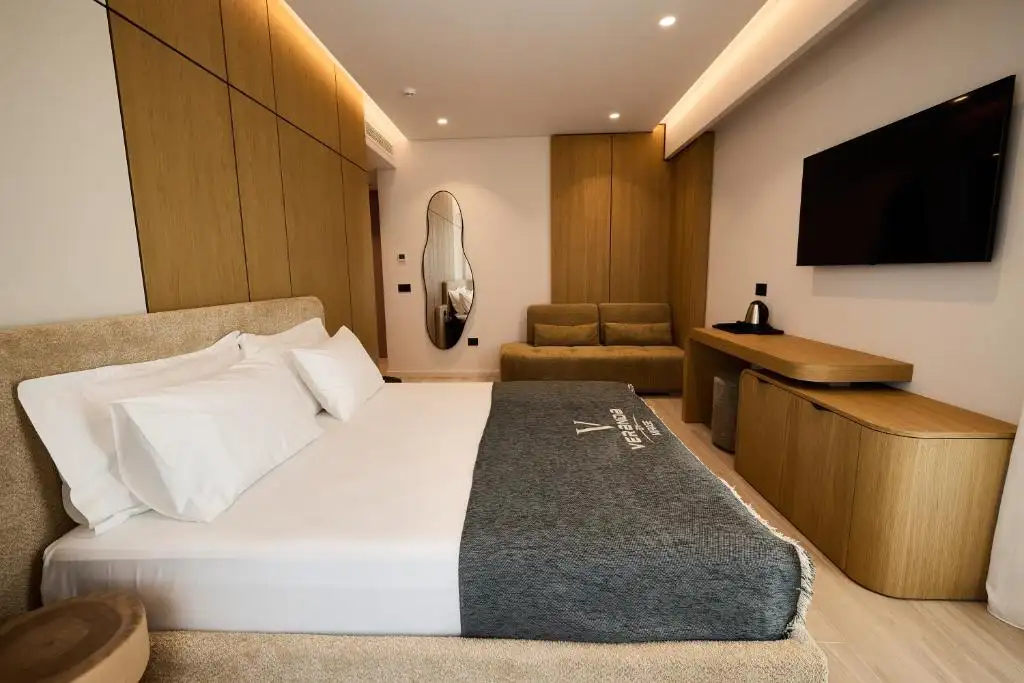 img_id_693992.webp