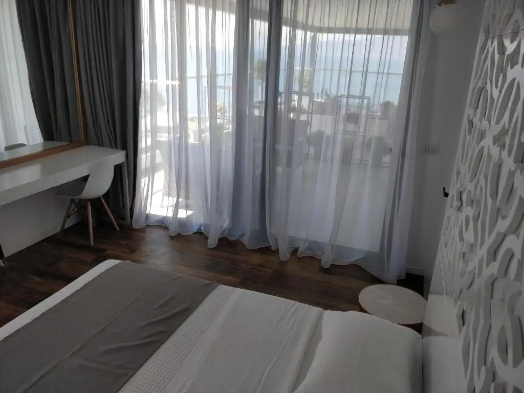 img_id_697293.webp