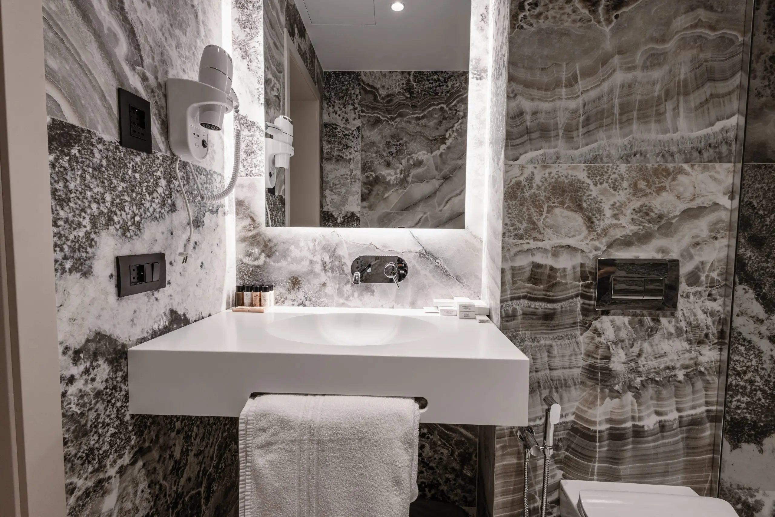 img_id_697424.webp