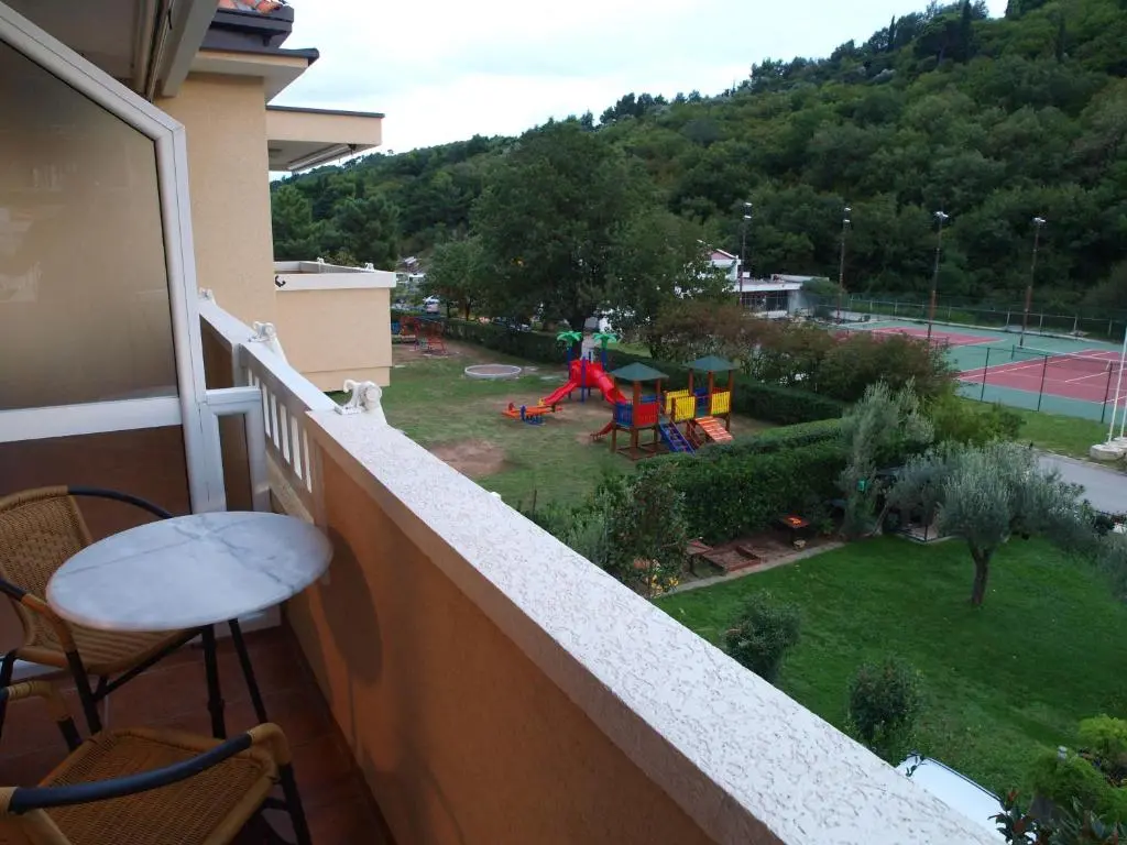 img_id_1596692.webp