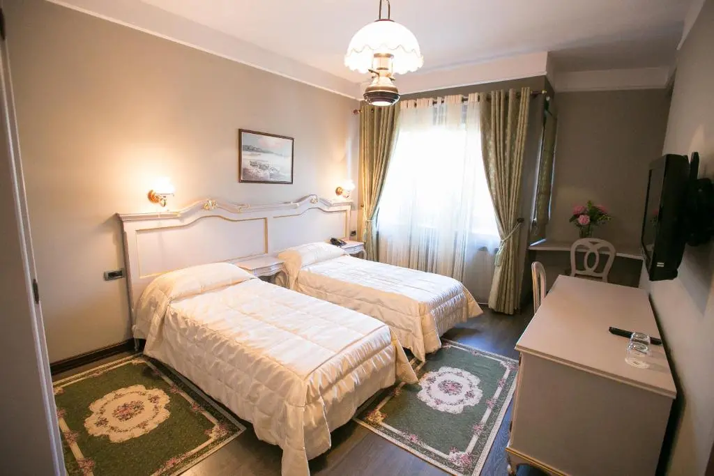 img_id_700177.webp