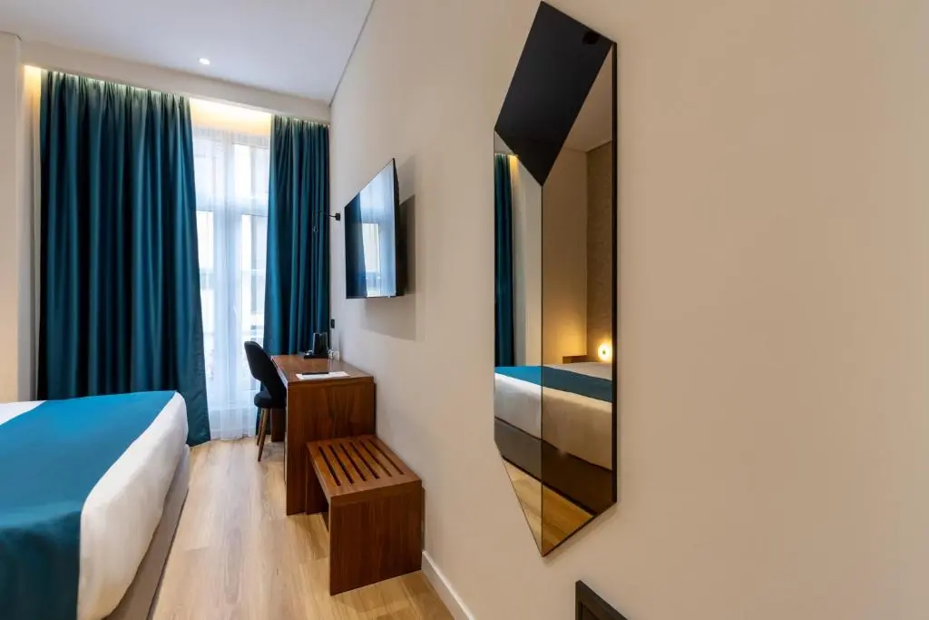 img_id_701403.webp