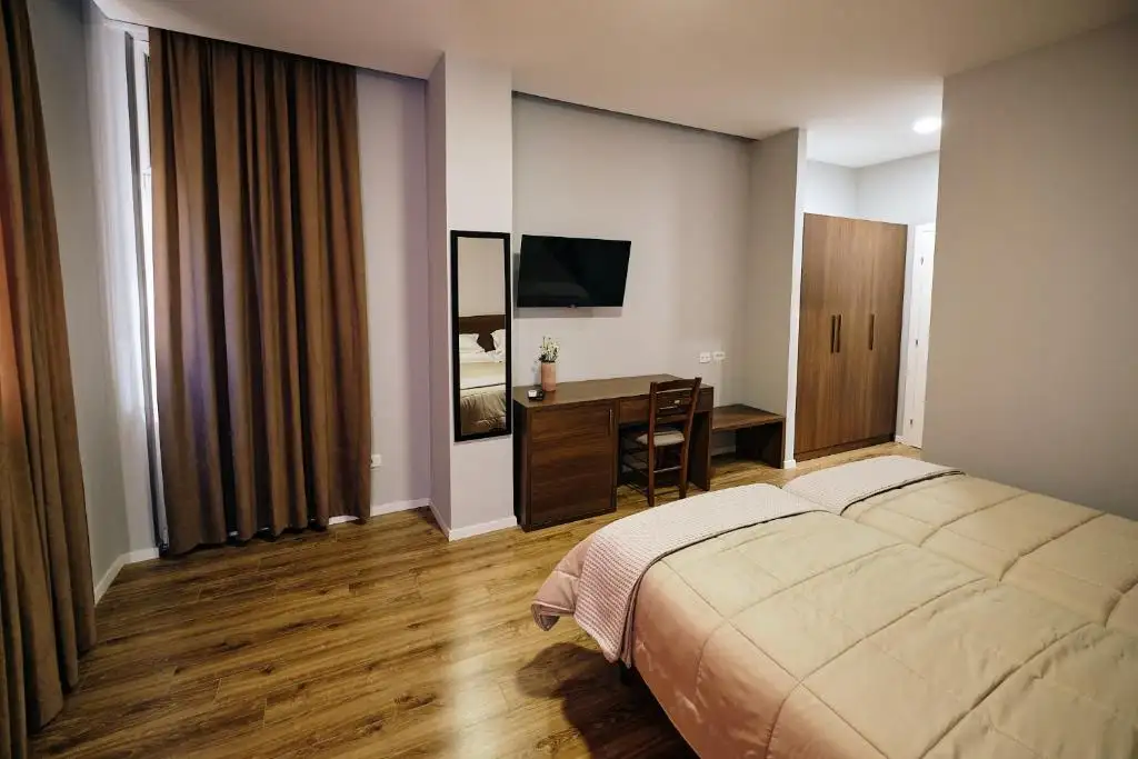 Double or Twin Room image 10