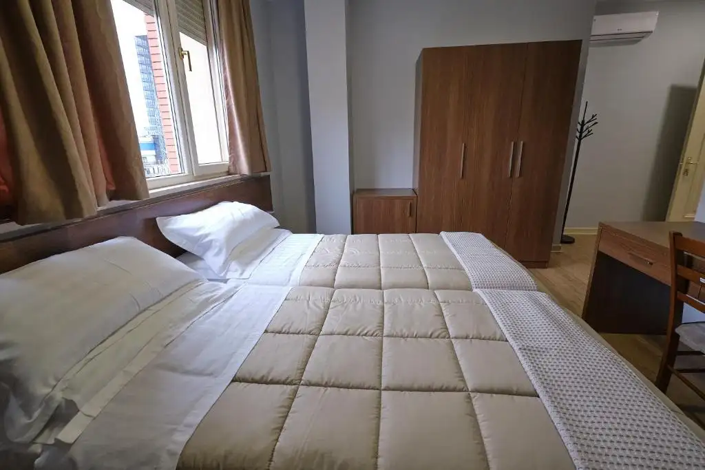 Double or Twin Room image 3