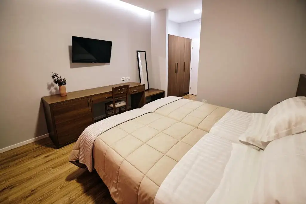 Double or Twin Room image 4