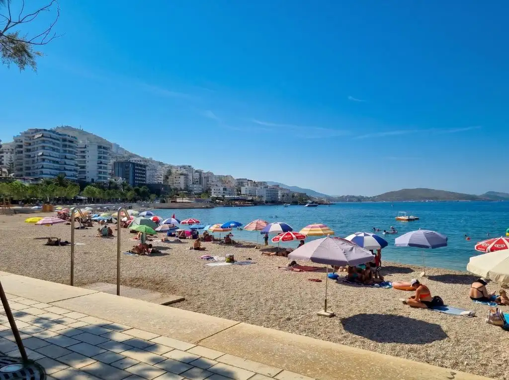 img_id_702394.webp