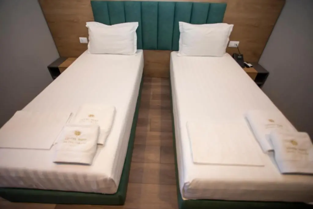 img_id_1096627.webp