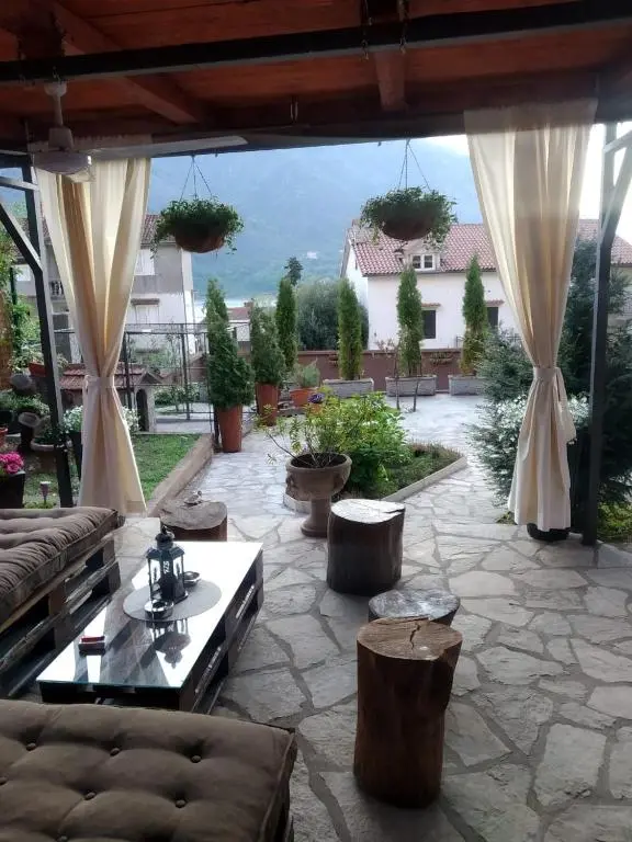 img_id_1599387.webp