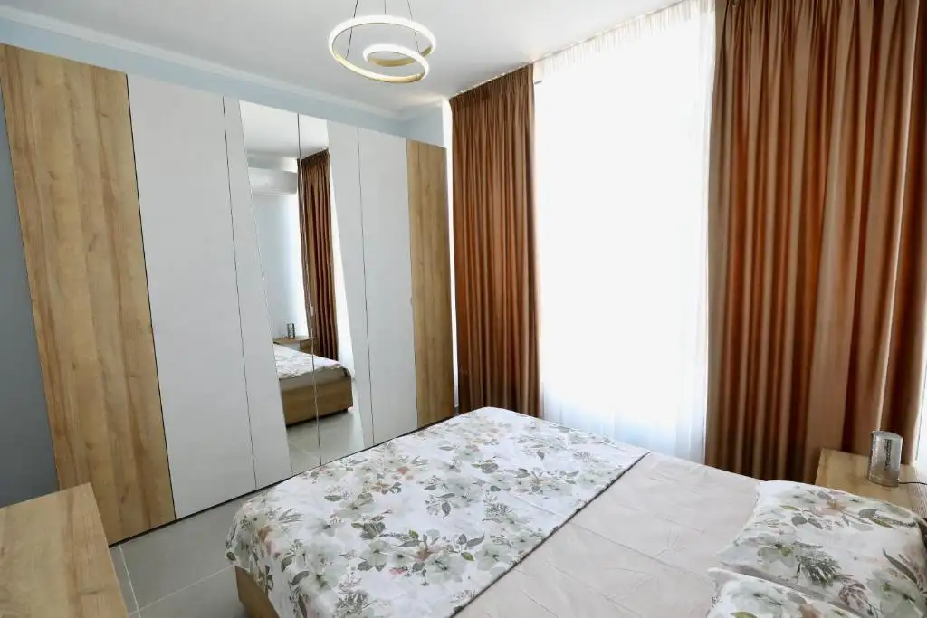 img_id_703009.webp