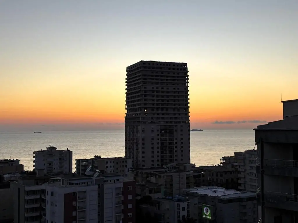 img_id_704671.webp