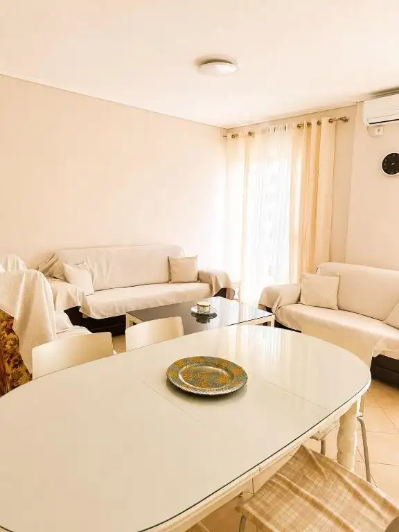 img_id_706213.webp