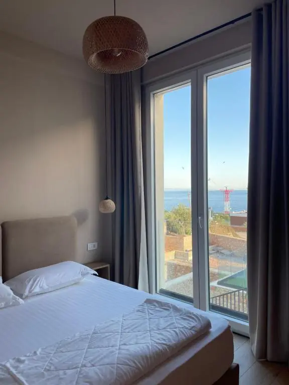 img_id_851793.webp