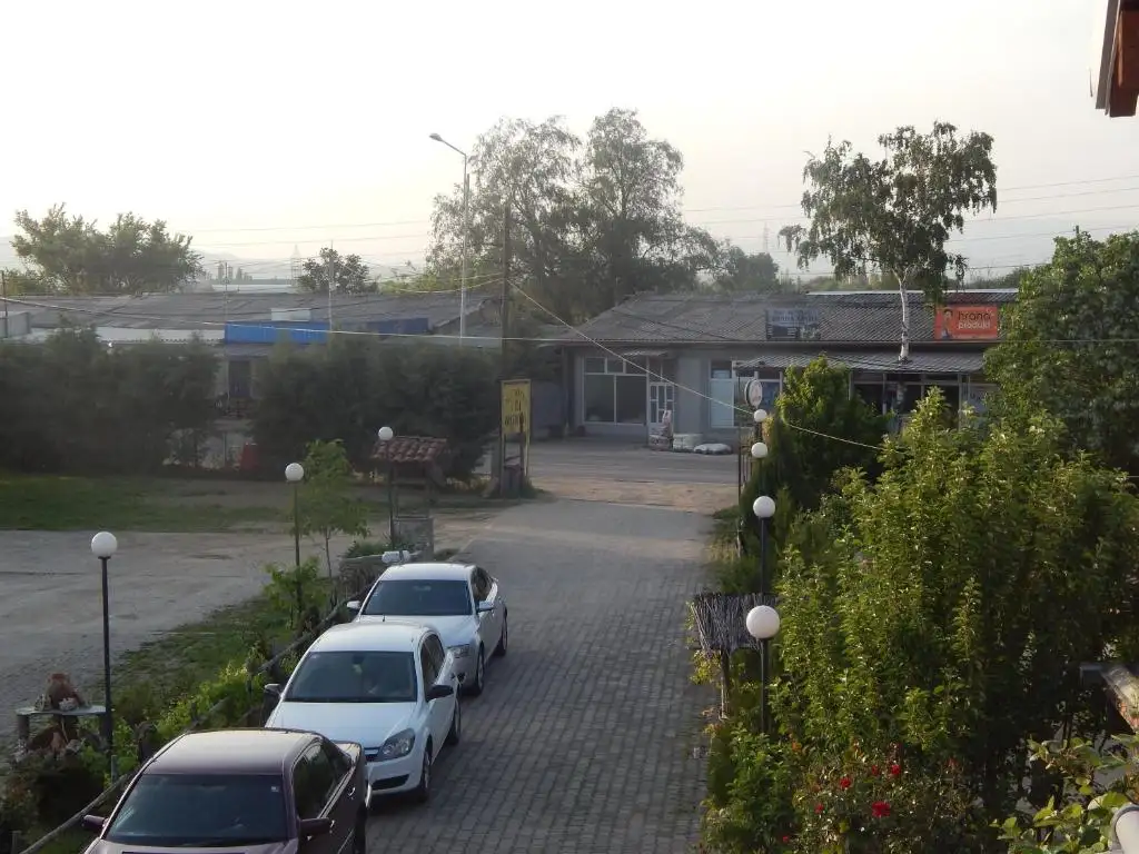 img_id_739382.webp