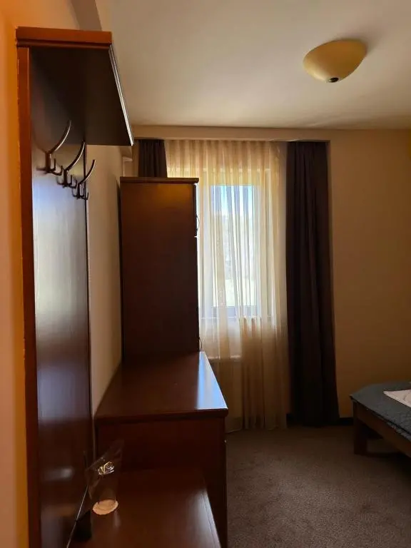 img_id_741923.webp