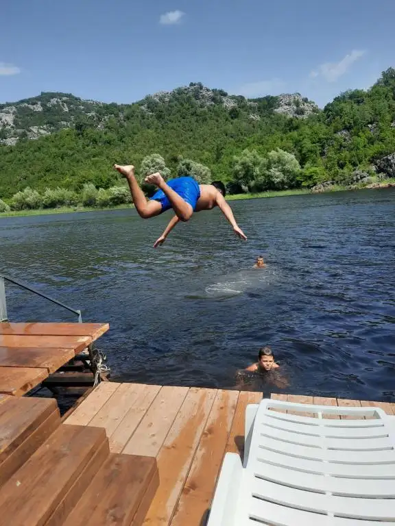 img_id_742583.webp
