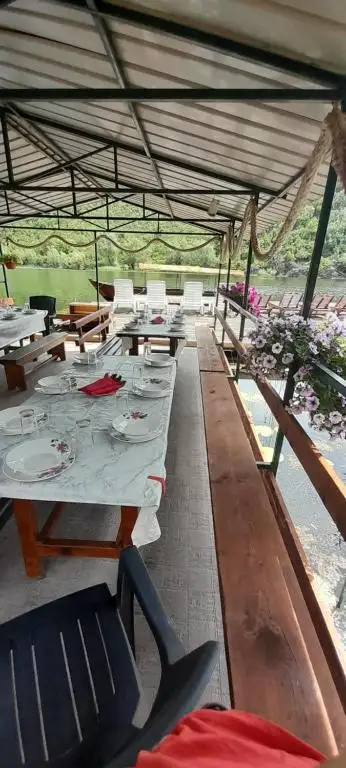 img_id_742600.webp