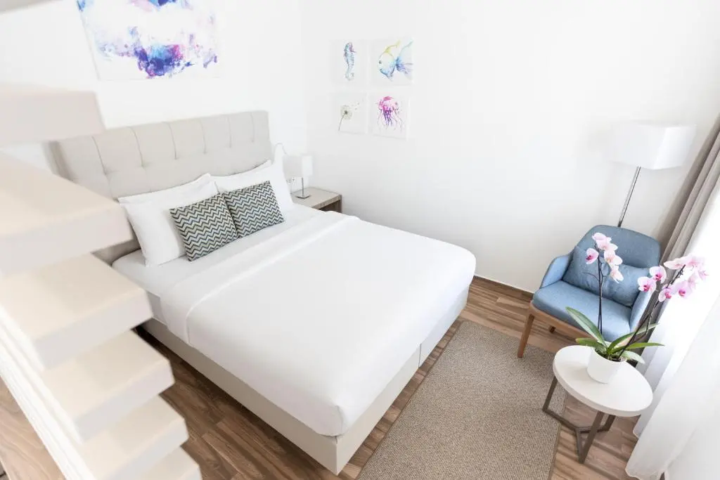 img_id_742968.webp