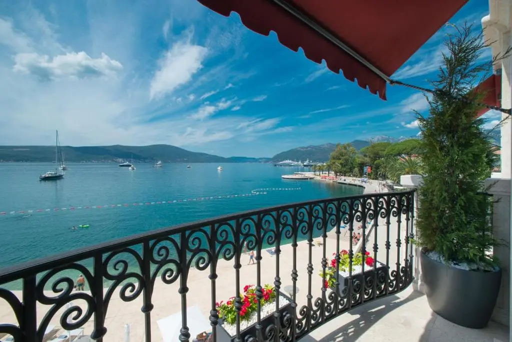 img_id_746429.webp