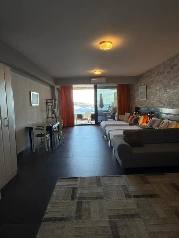 img_id_755067.webp