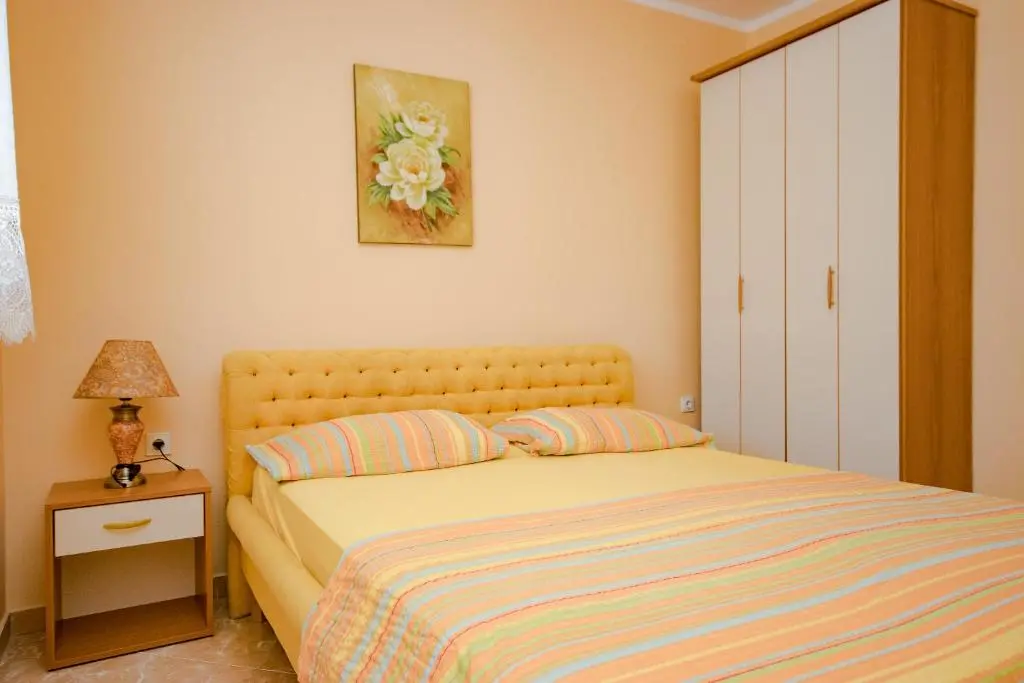 img_id_762049.webp