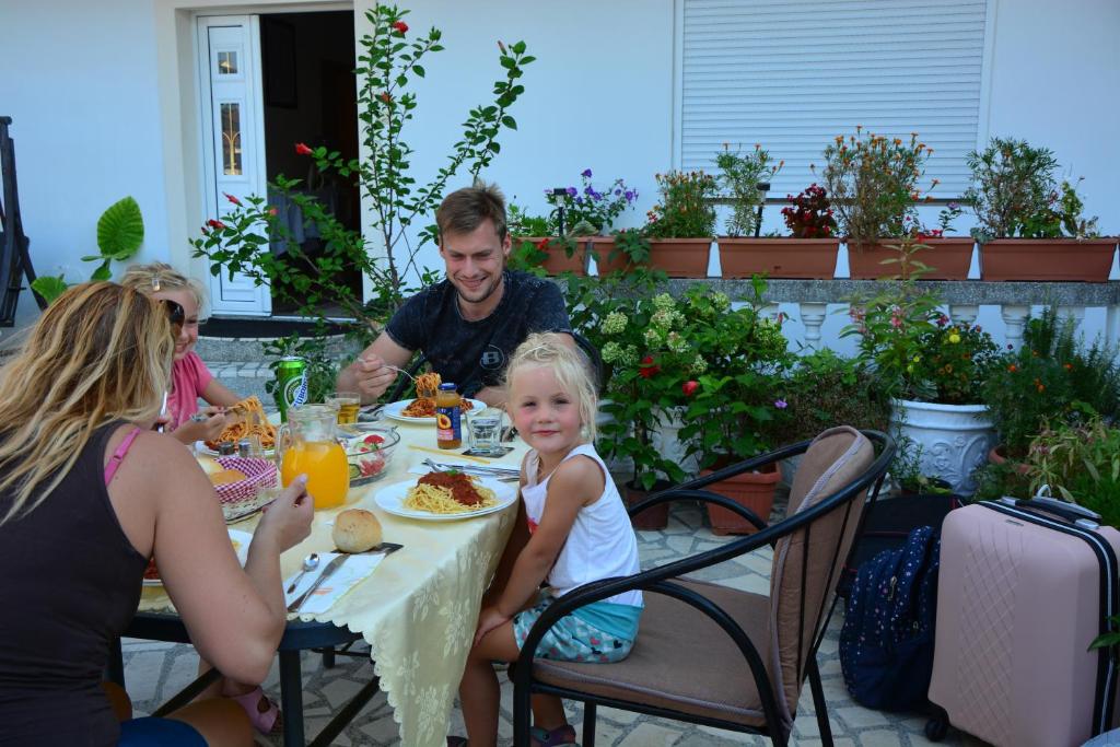 img_id_767991.jpg
