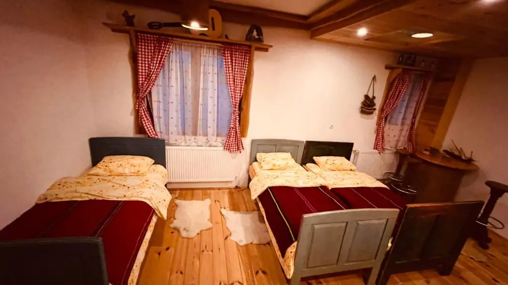 img_id_775894.webp