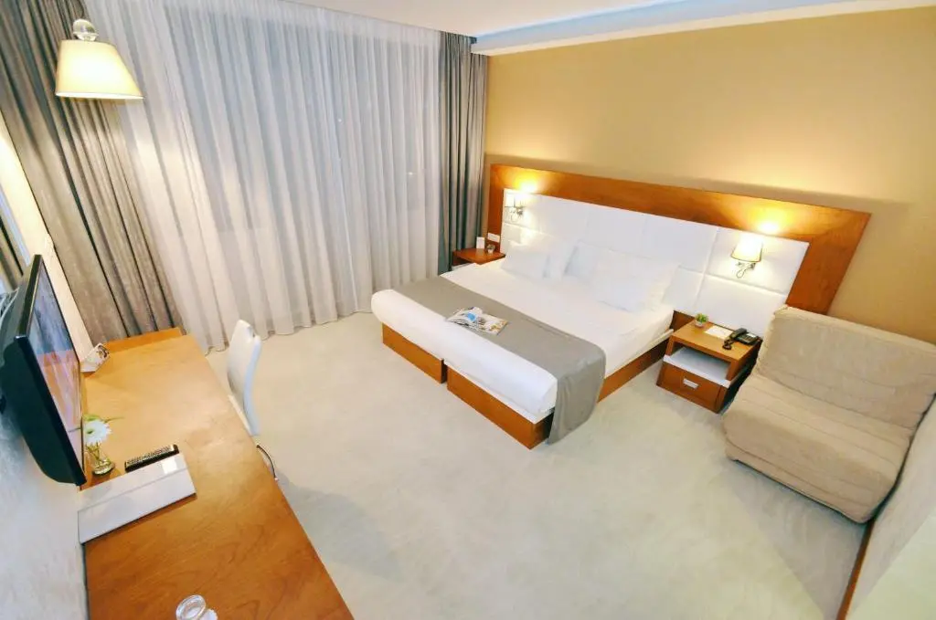 img_id_787068.webp