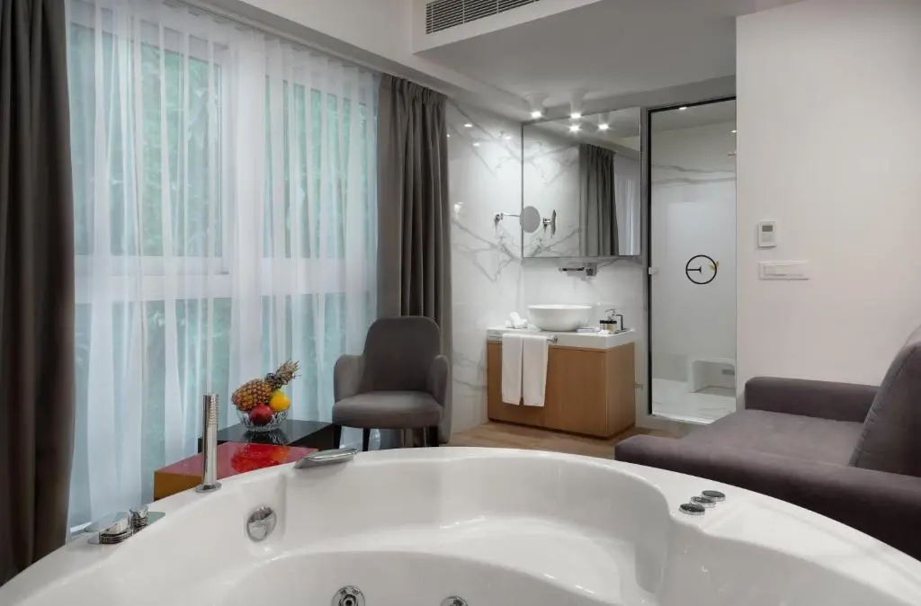 img_id_790817.webp