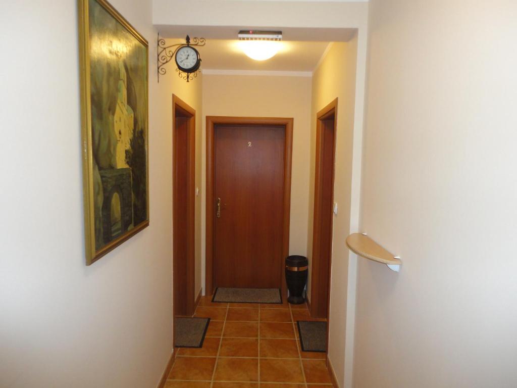 img_id_795910.jpg