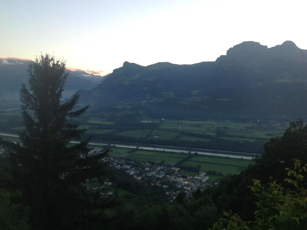 img_id_990707.webp