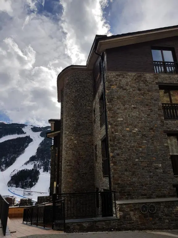 img_id_1056249.webp