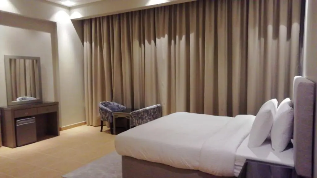 img_id_1272355.webp