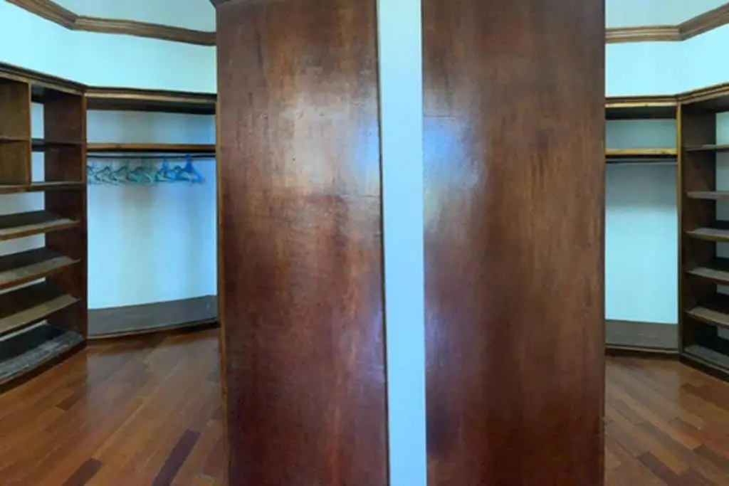 img_id_1299438.webp