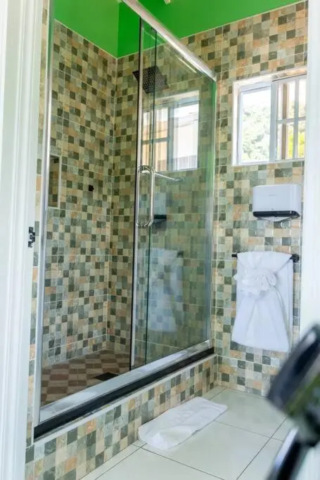img_id_1301856.webp