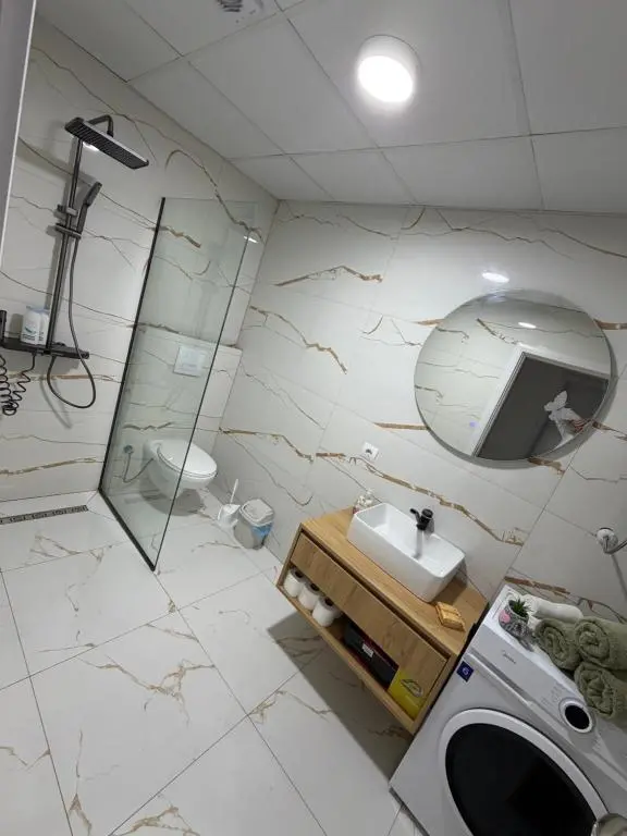 img_id_1755027.webp