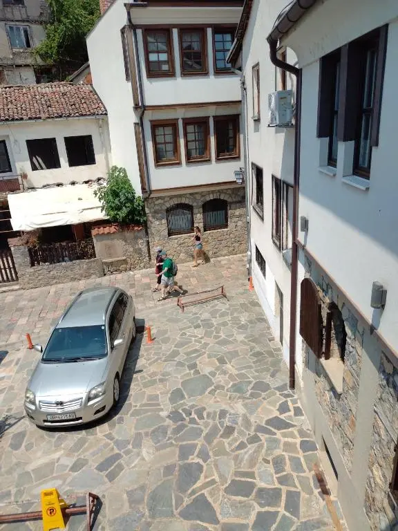 img_id_1763725.webp