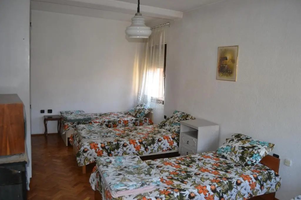 img_id_1764707.webp