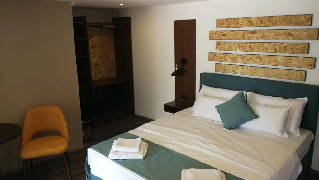 img_id_1774591.webp