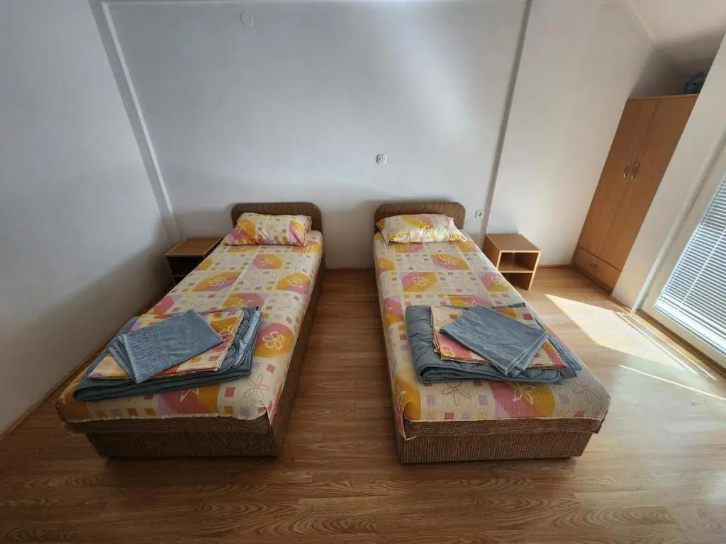 img_id_1799703.webp
