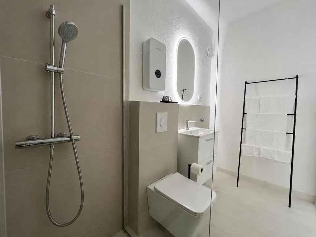 img_id_1813385.webp