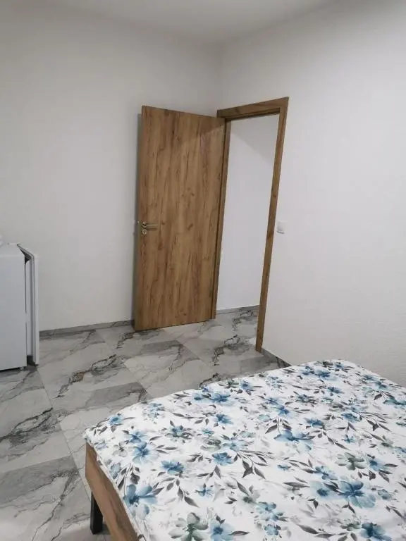 img_id_1814183.webp