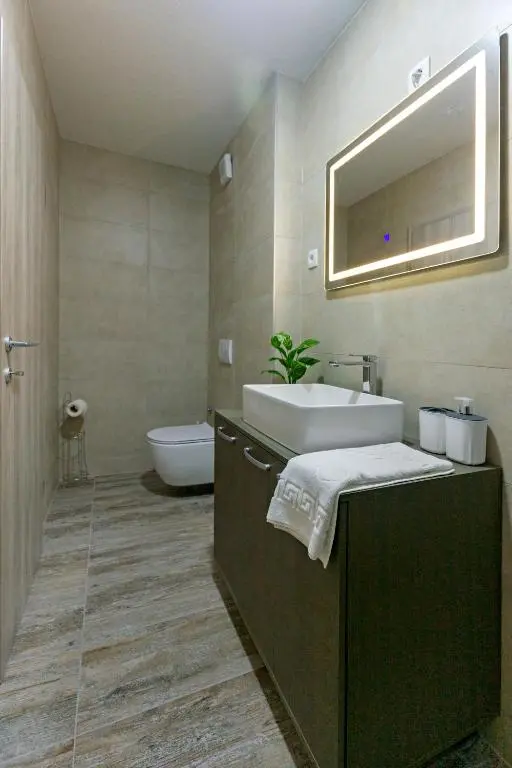 img_id_1814312.webp